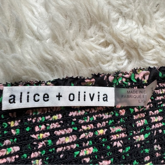 Alice + Olivia Candra Smocked Off- Shoulder Crop Top in Schwarz - Size Large - Picture 5 of 7